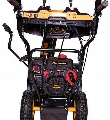 Преимущества работы с снегоотбрасывателем CHAMPION ST761E